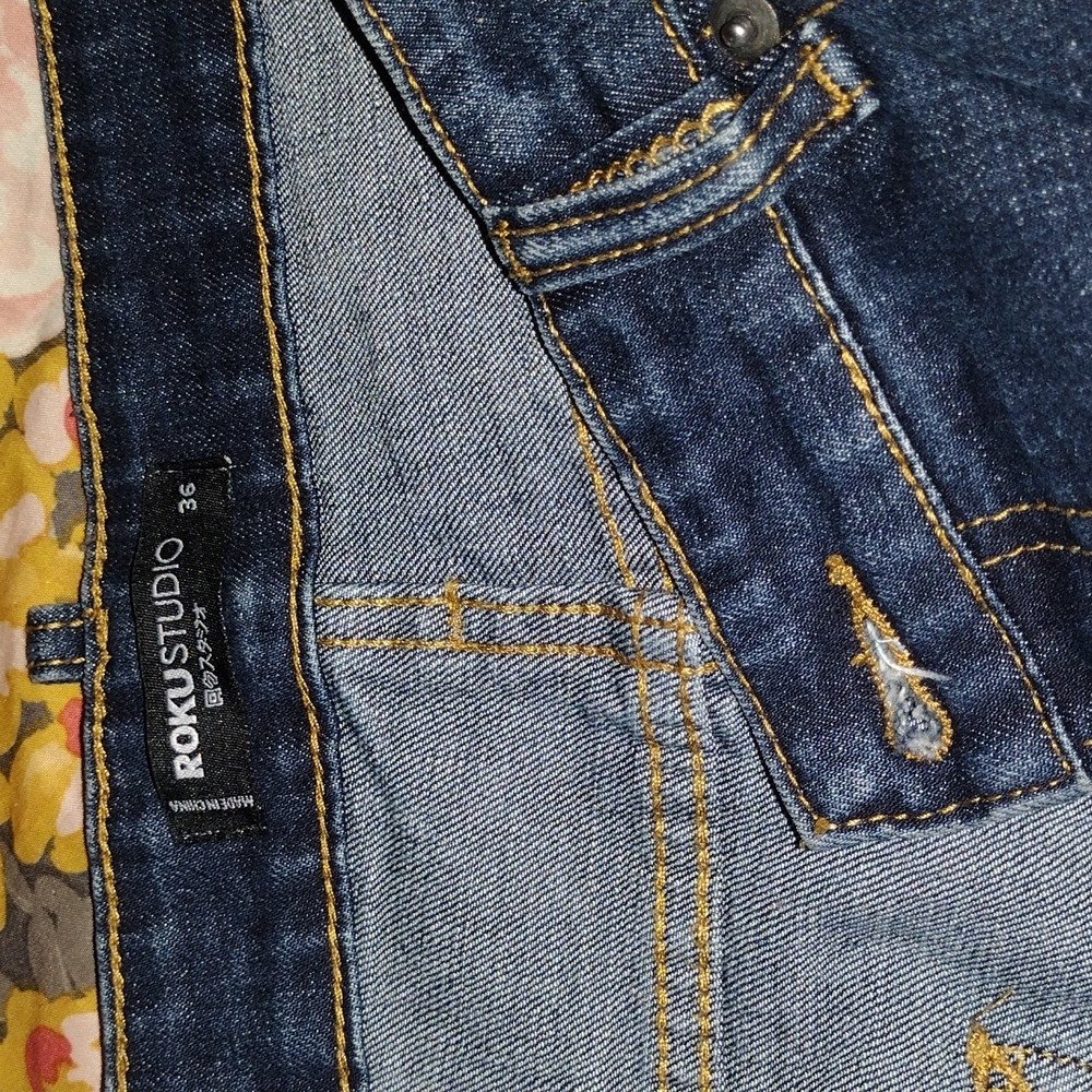 Jeans - Picture 3 of 4